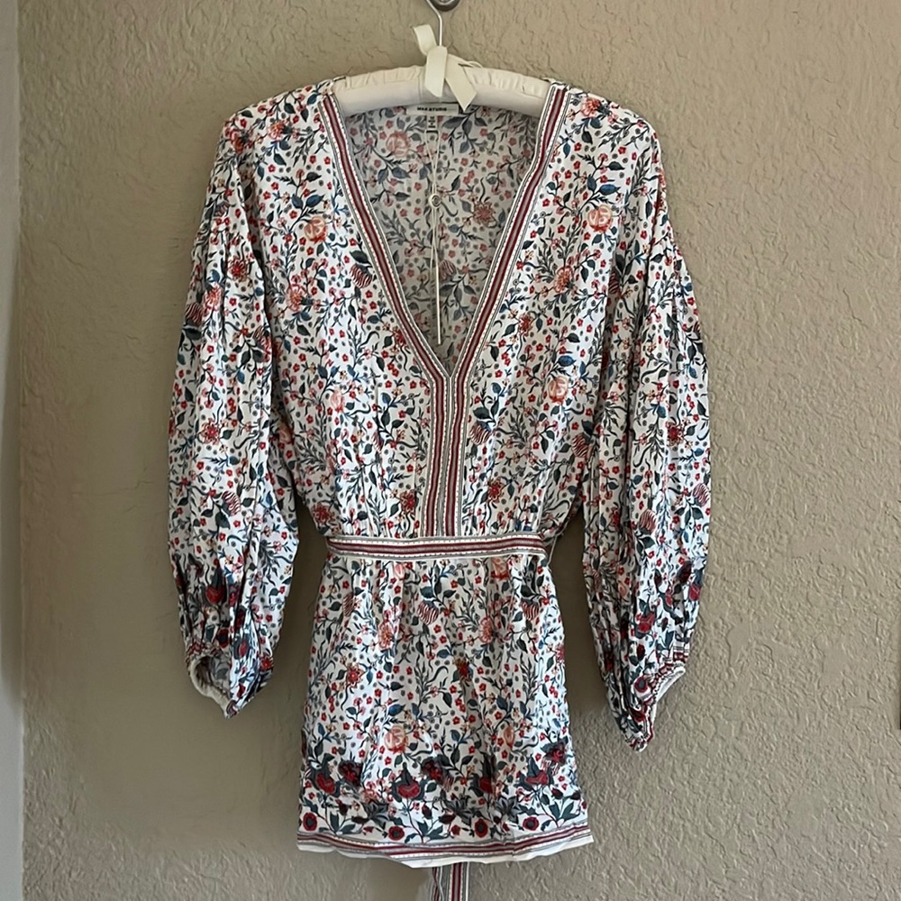 Max Studio floral blouse, 1X. Never worn, new with tags